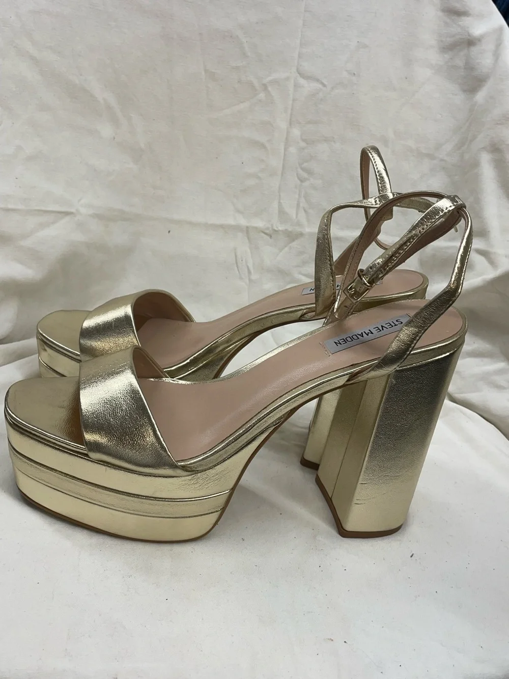 Steve Madden Metallic Gold Platform Block Sandals ladies Sz 11